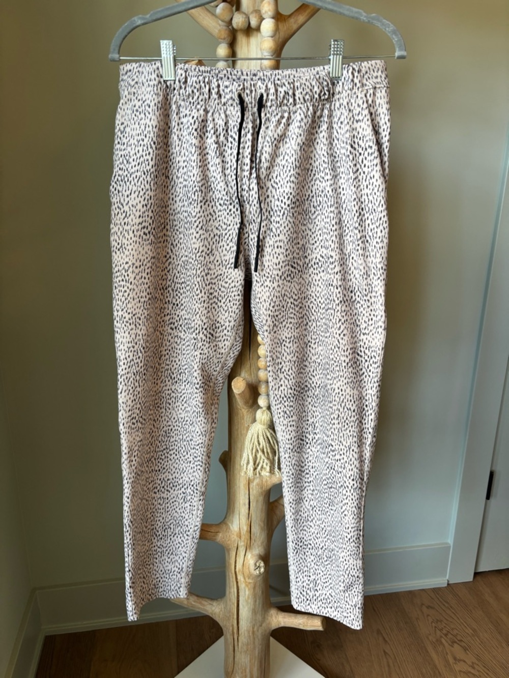 lululemon athletica Women's Cream Printed Pants